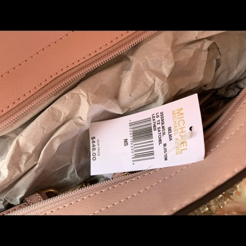 Michael kors large Selma satchel bag+ key charm